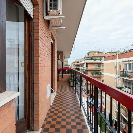 Modern & Luxe - Spacious In Lido di Ostia