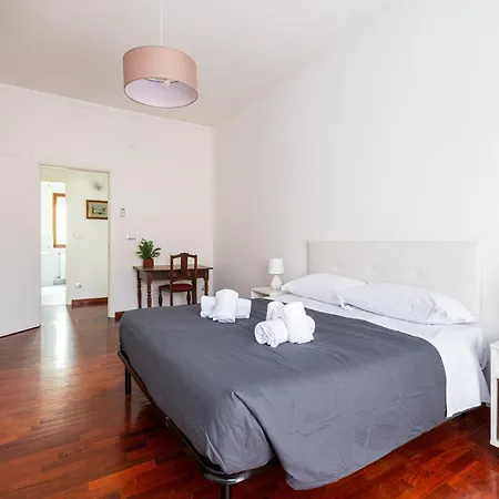 Modern & Luxe - Spacious In Lido di Ostia