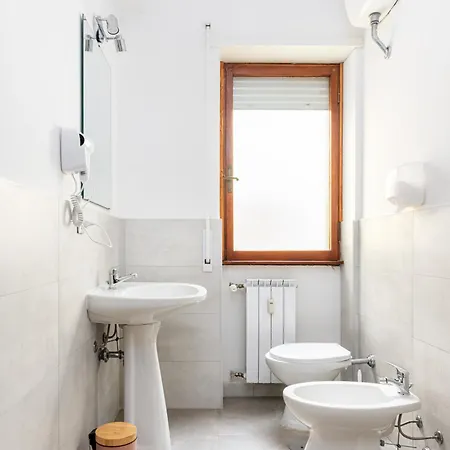Modern & Luxe - Spacious In Lido di Ostia