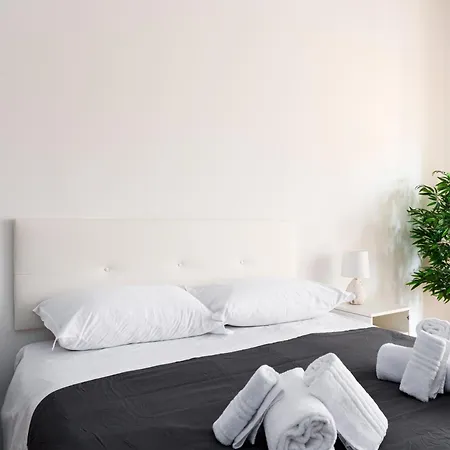 Modern & Luxe - Spacious In Apartment