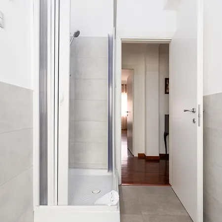 Modern & Luxe - Spacious In Apartment Lido di Ostia